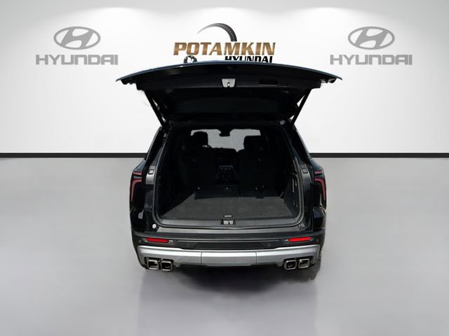 Used 2025 Chevrolet Traverse LT FWD image 25