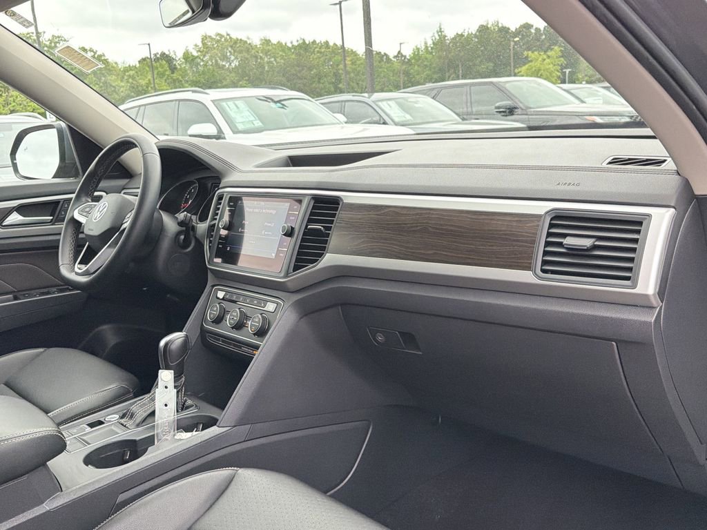 Used 2021 Volkswagen Atlas SE image 21