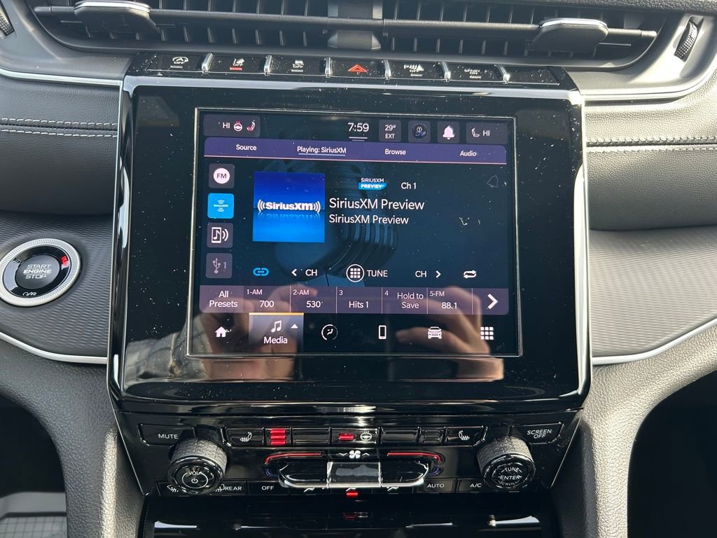 New 2025 Jeep Grand Cherokee L Altitude image 13