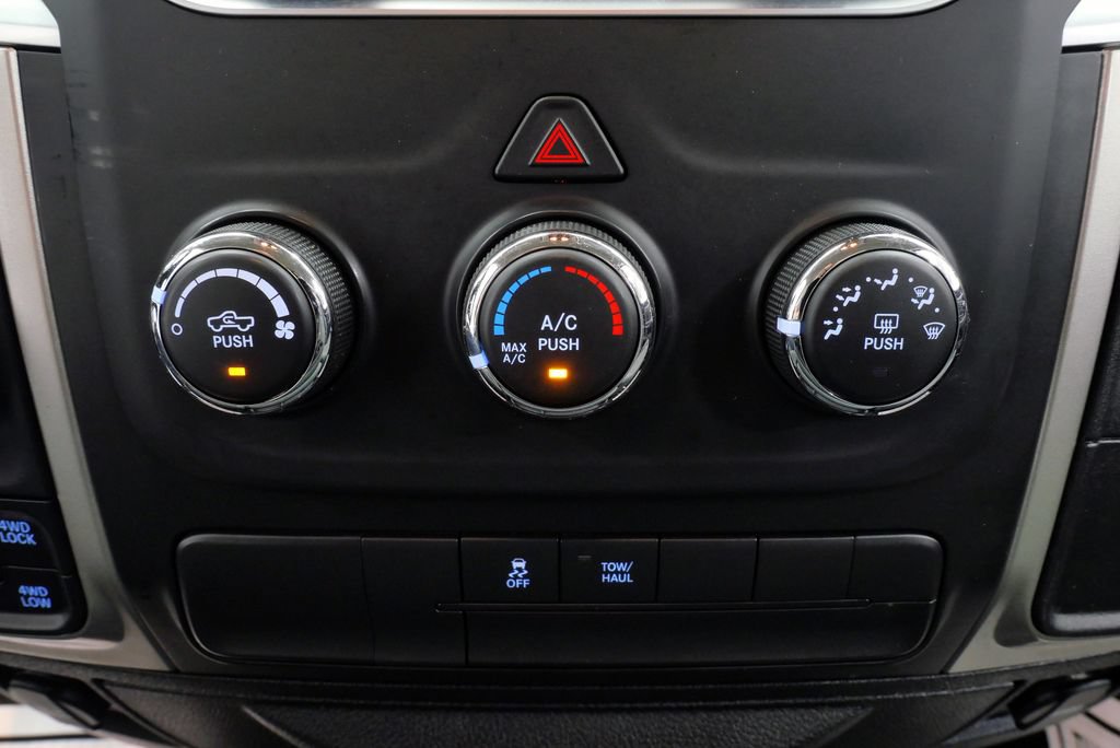 Used 2019 RAM 1500 Classic SLT AWD/4WD image 28