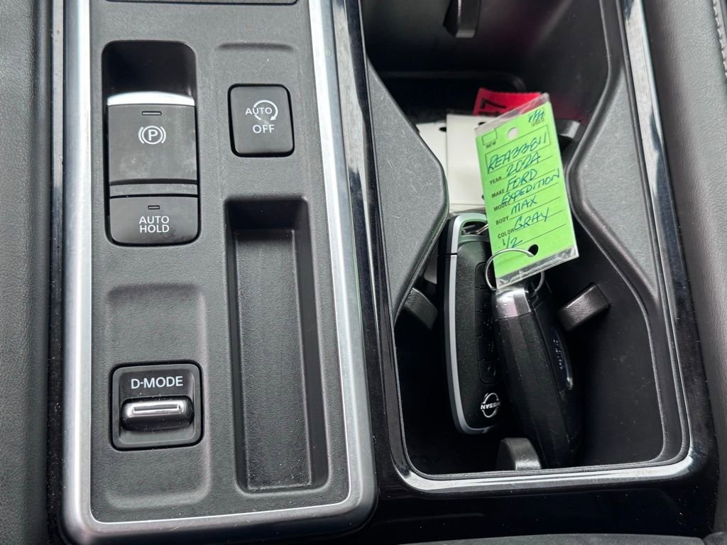 Used 2023 Nissan Pathfinder SL w/ Lighting Package (N92) image 30