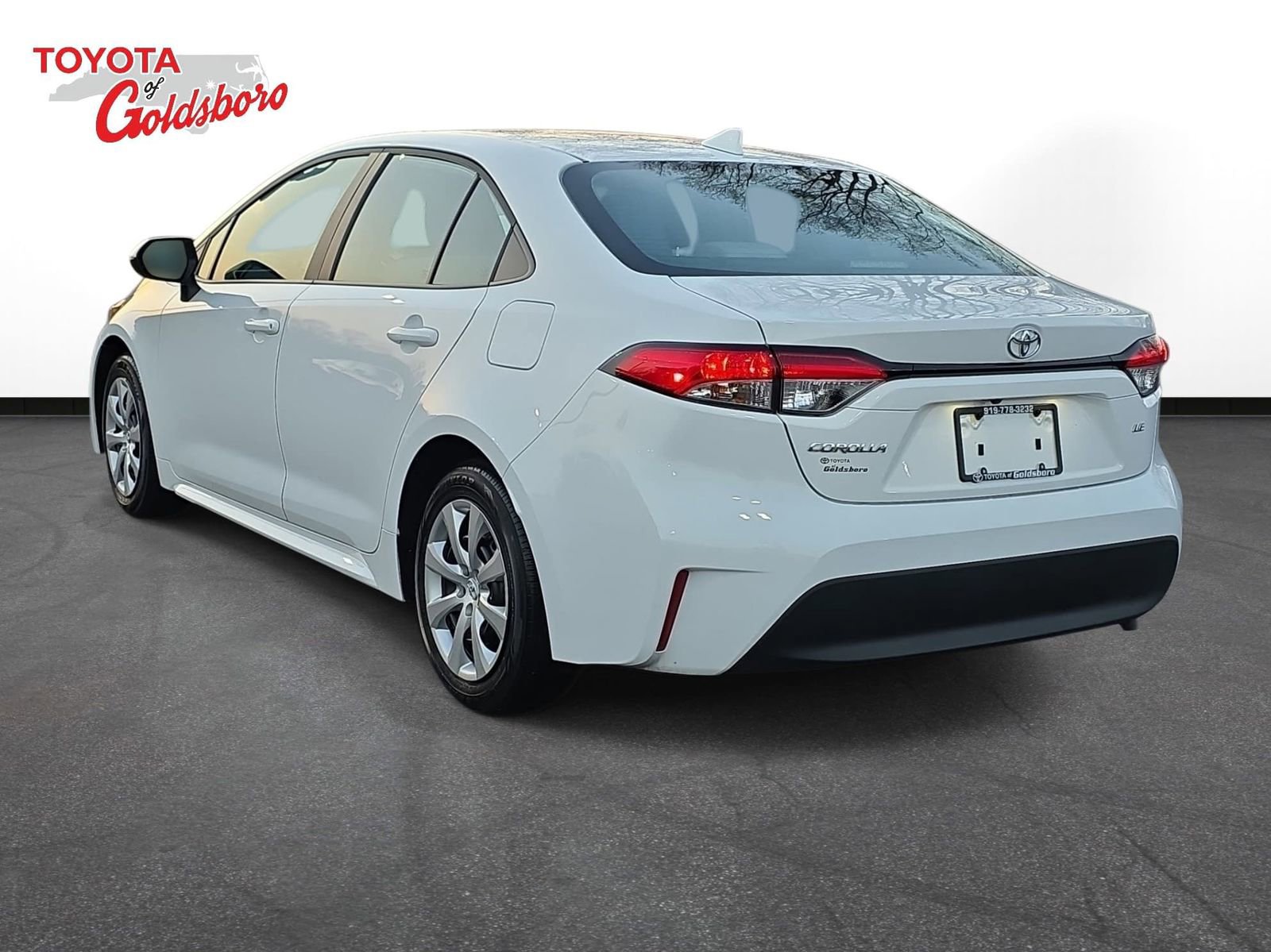 Used 2025 Toyota Corolla LE image 7