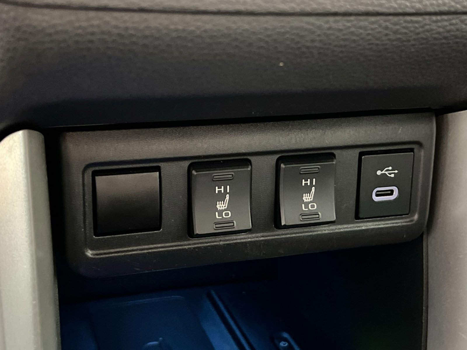 Used 2023 Toyota Corolla Cross XLE image 33