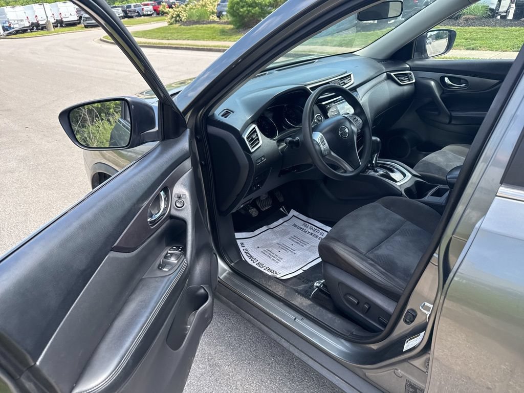 Used 2015 Nissan Rogue SV AWD/4WD image 5