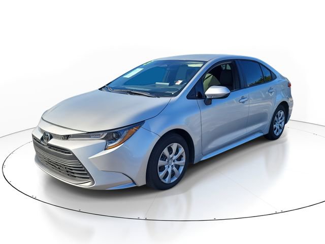 Used 2025 Toyota Corolla LE w/ Convenience Package image 3