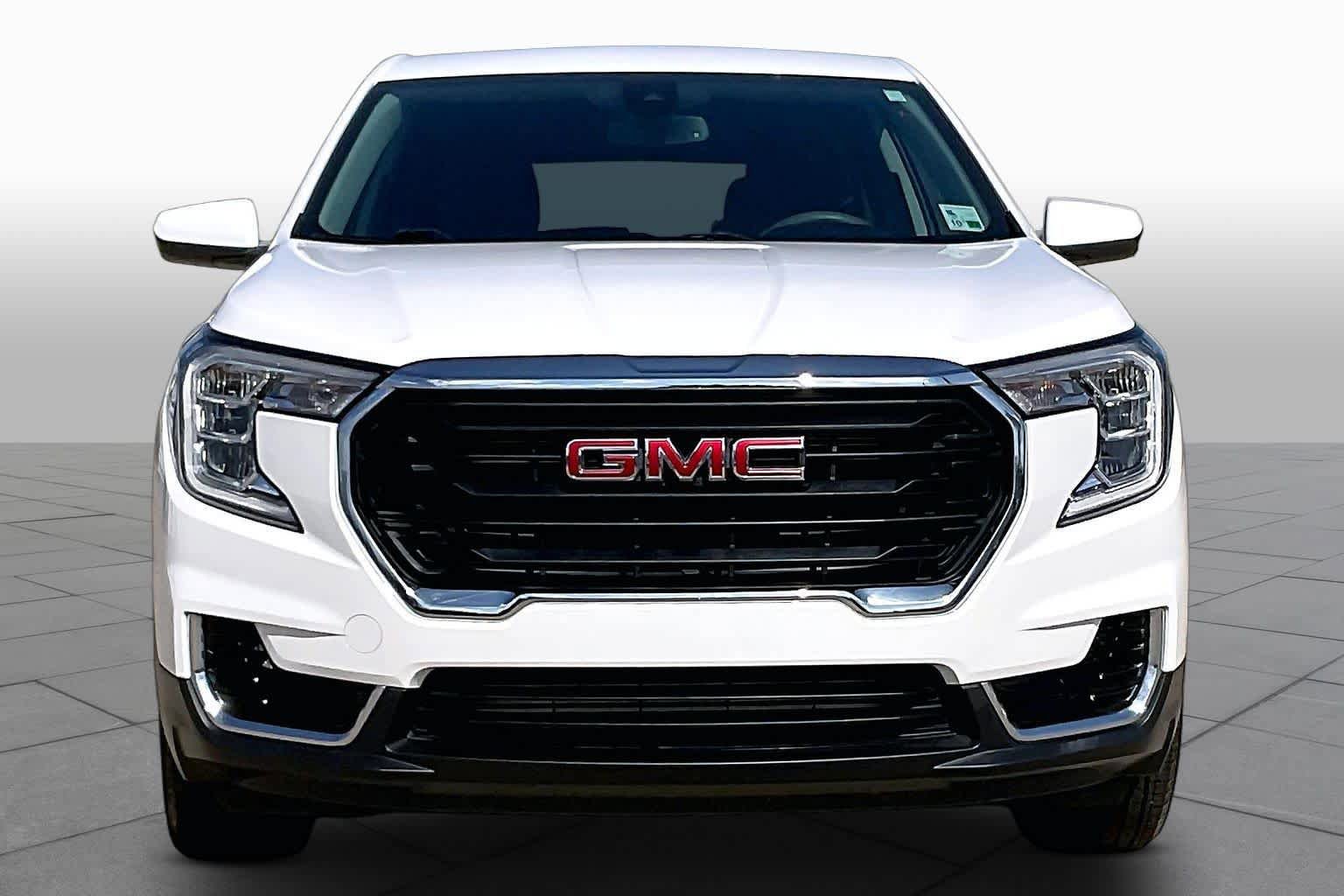 Used 2024 GMC Terrain SLE FWD image 8