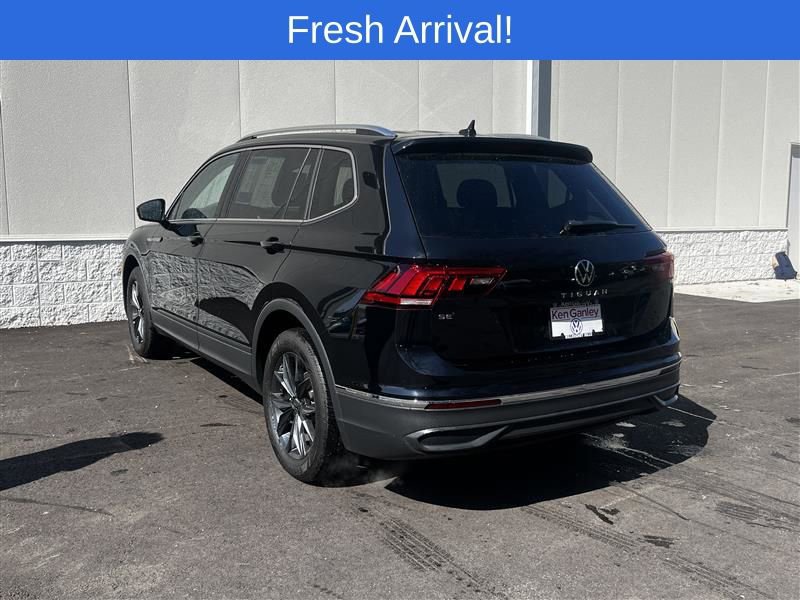 Certified 2023 Volkswagen Tiguan SE w/ Panoramic Sunroof Package image 5