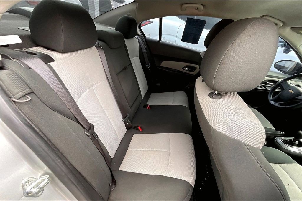 Used 2011 Chevrolet Cruze LS FWD image 34