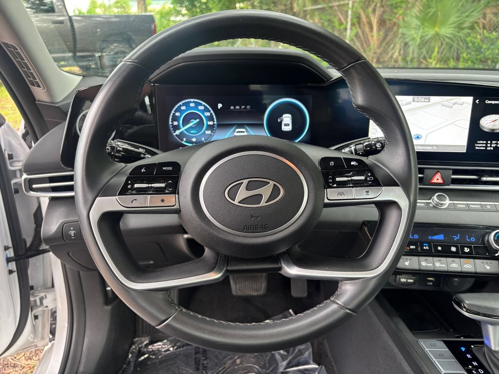 Used 2025 Hyundai Elantra SEL FWD image 30