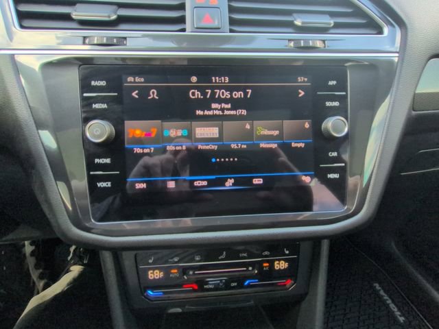 Used 2024 Volkswagen Tiguan SE w/ Panoramic Sunroof Package image 27
