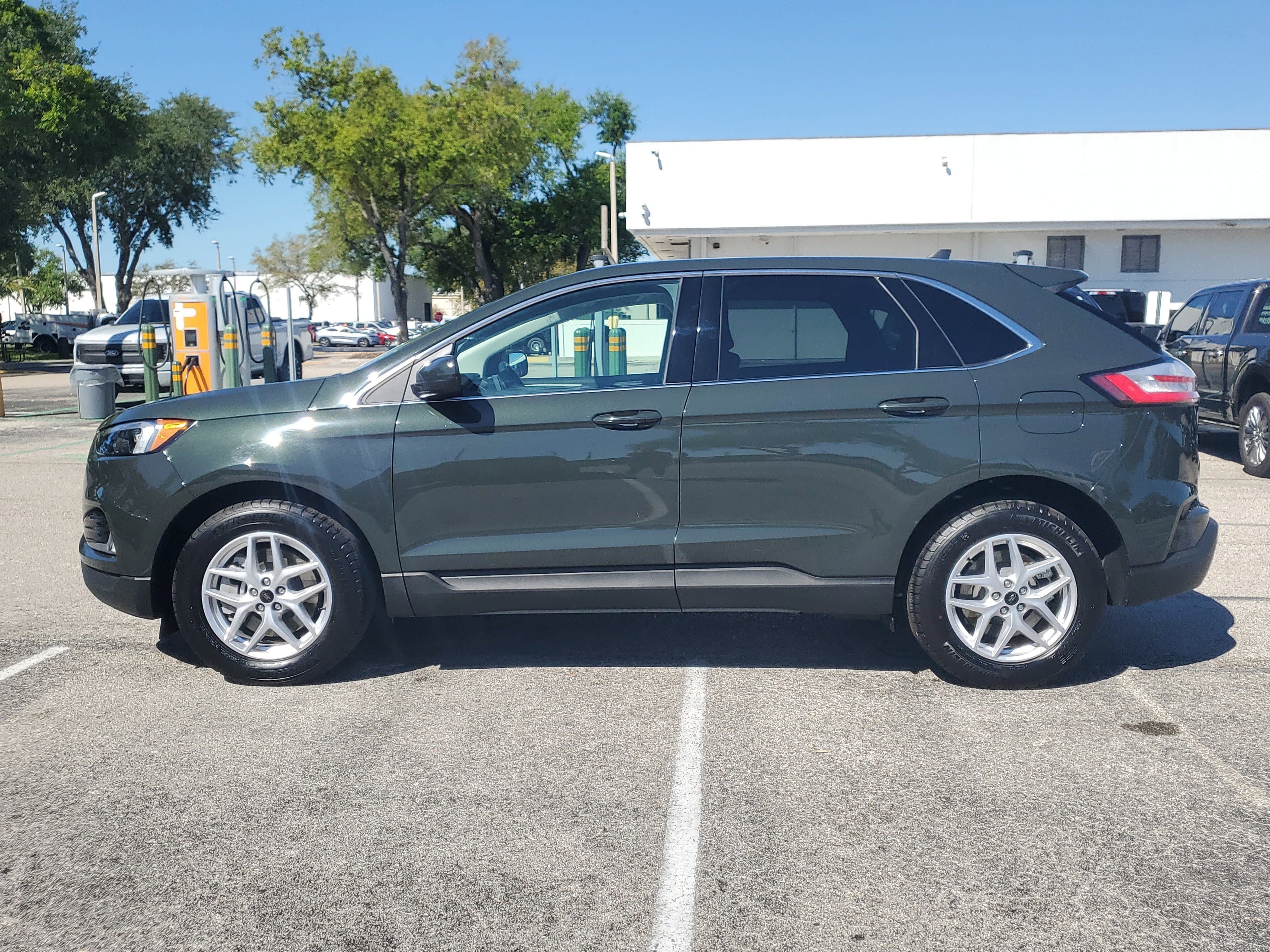 Certified 2023 Ford Edge SEL w/ Convenience Package AWD/4WD image 6