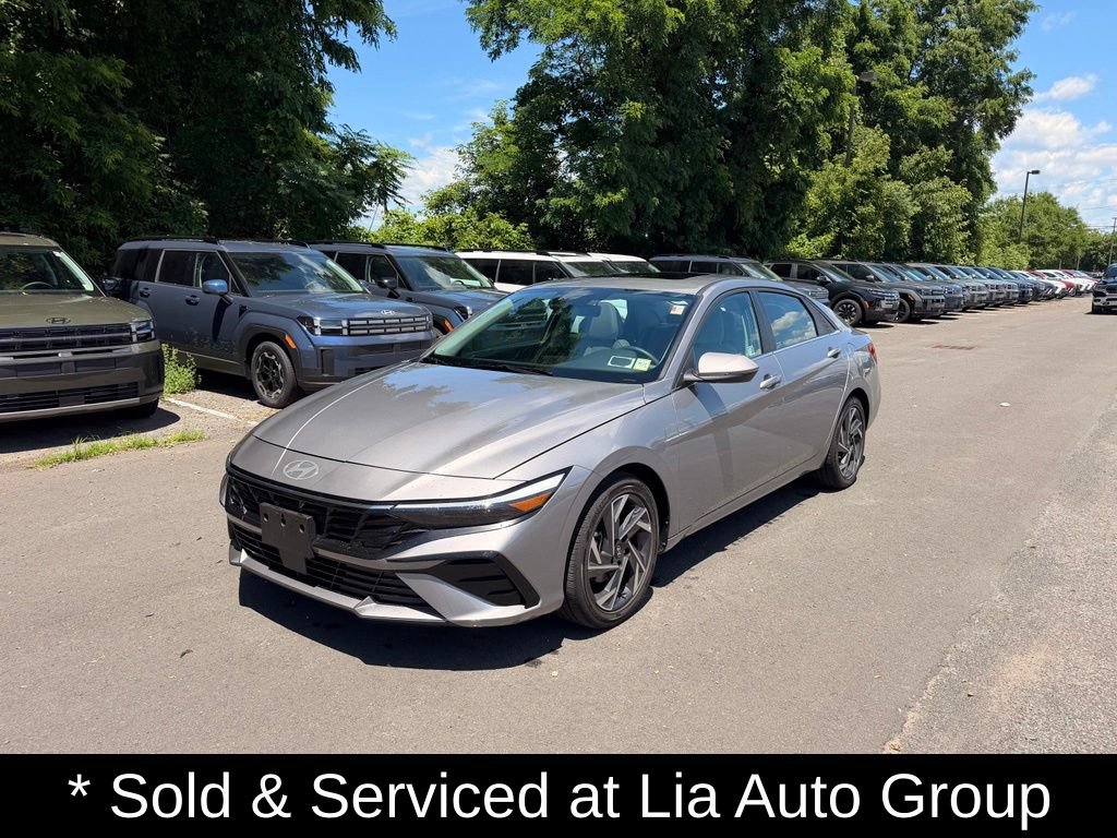 Used 2025 Hyundai Elantra Limited FWD image 7