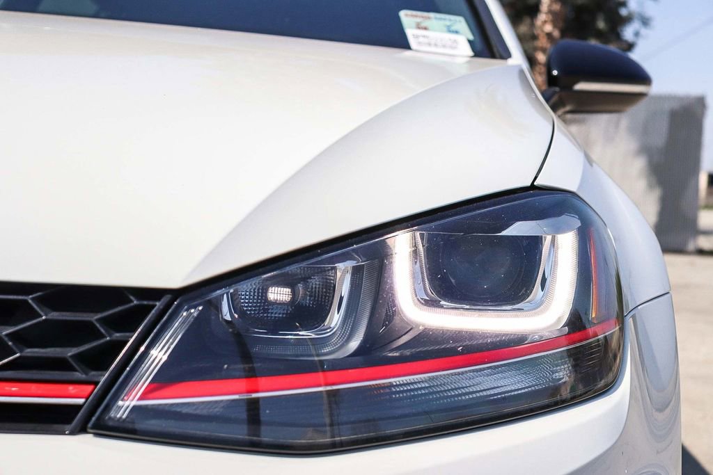 Used 2017 Volkswagen GTI Sport image 8