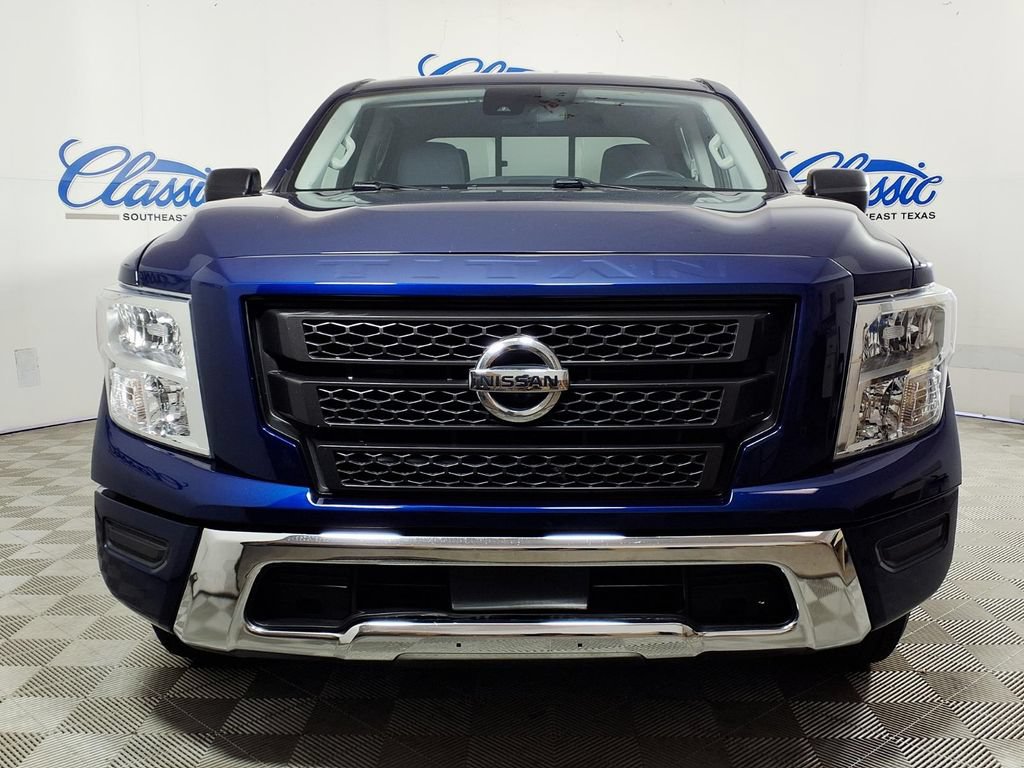 Used 2023 Nissan Titan SV RWD image 3