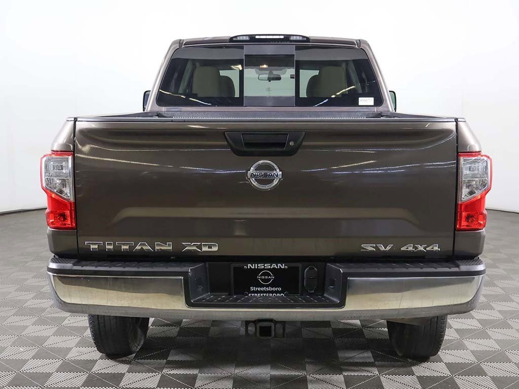 Used 2017 Nissan Titan SV image 9