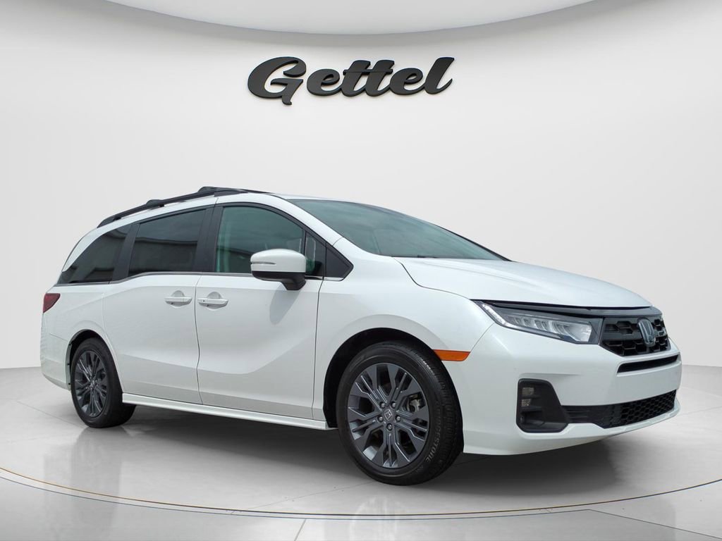 Used 2025 Honda Odyssey Touring image 2