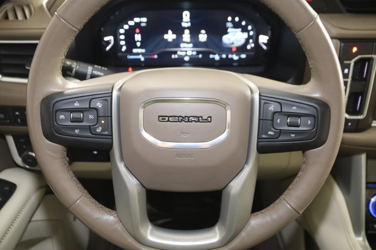 Used 2022 GMC Yukon Denali w/ Denali Premium Package image 38
