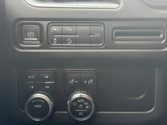 Used 2021 GMC Yukon AT4 w/ LPO, Illumination Package AWD/4WD image 26
