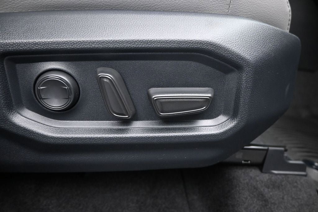 New 2026 Toyota Tundra Limited AWD/4WD image 12