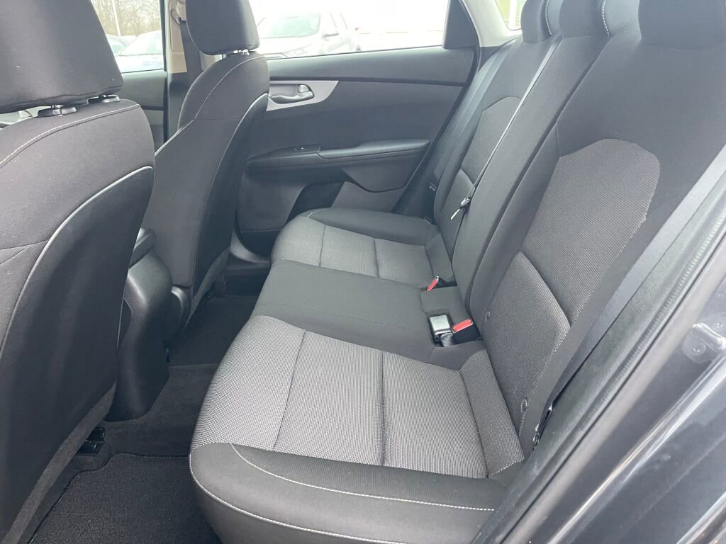 Used 2023 Kia Forte LXS w/ LXS Technology Package image 12