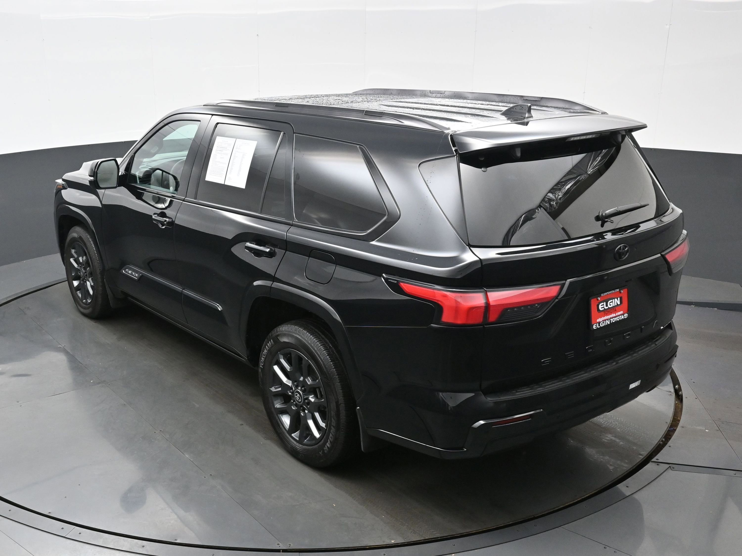 Used 2025 Toyota Sequoia Platinum image 41