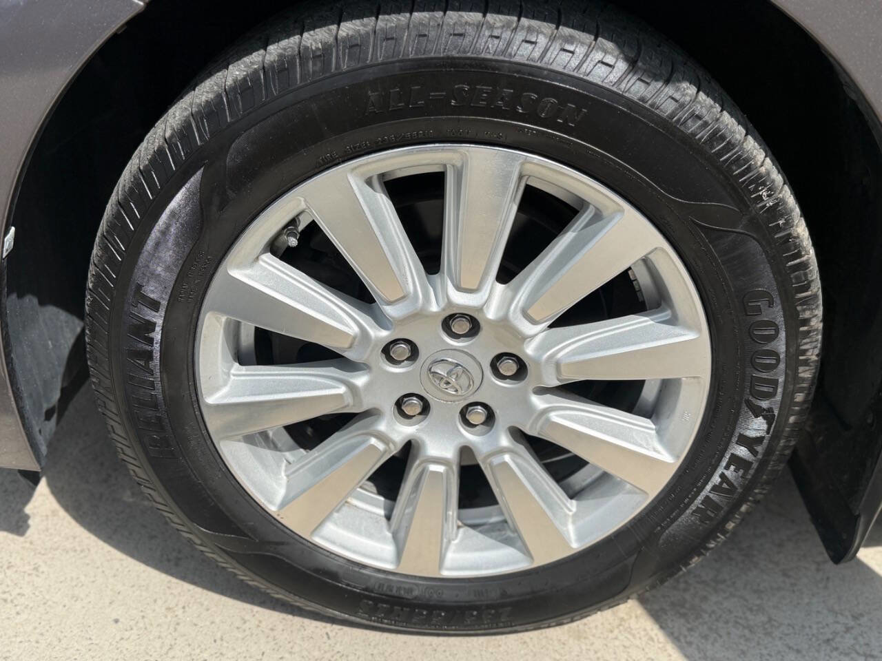 Used 2017 Toyota Sienna XLE Premium w/ Protection Package AWD/4WD image 9