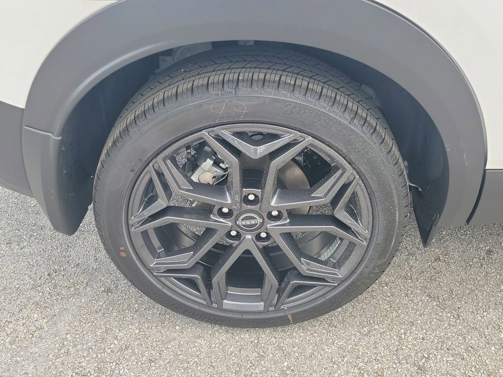 New 2026 Nissan Kicks SR image 9