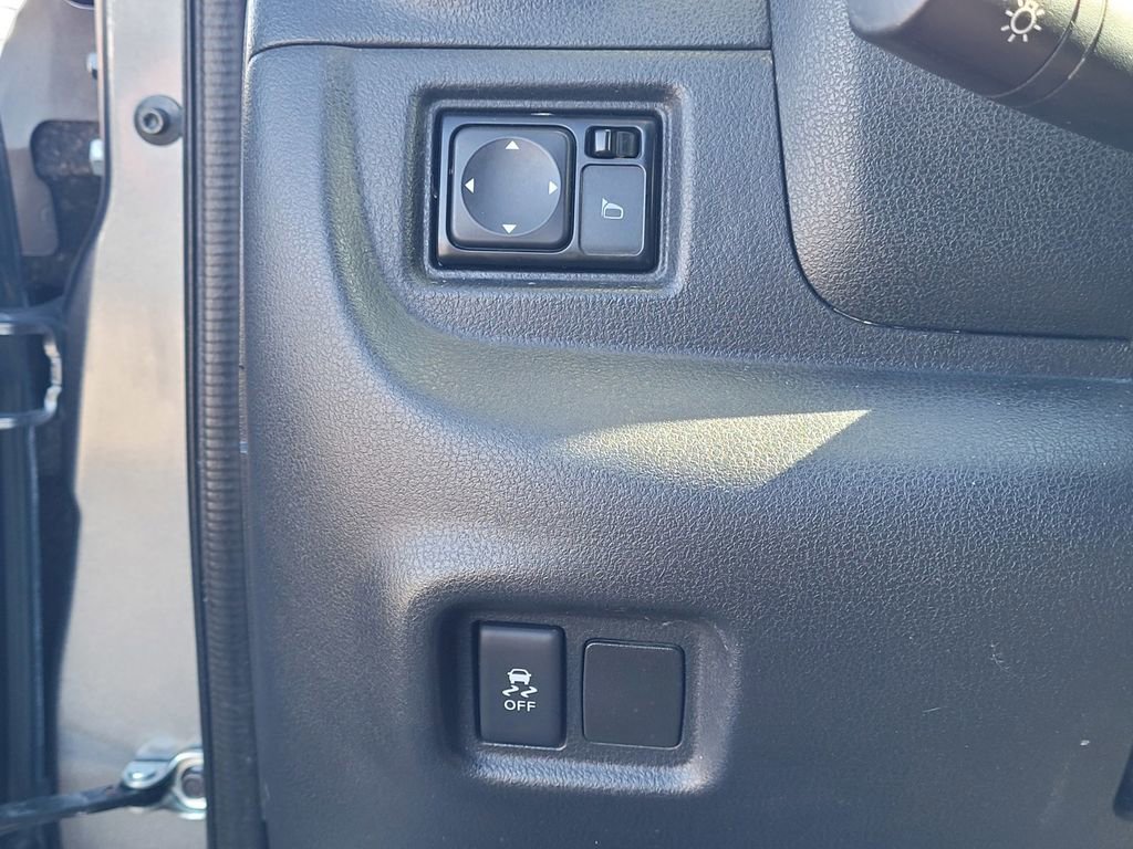 Used 2016 Nissan Versa SV image 22