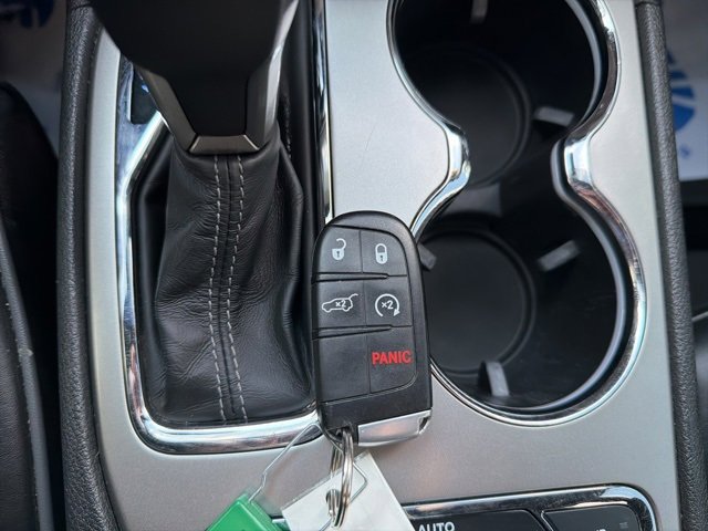 Used 2019 Jeep Grand Cherokee Overland image 32