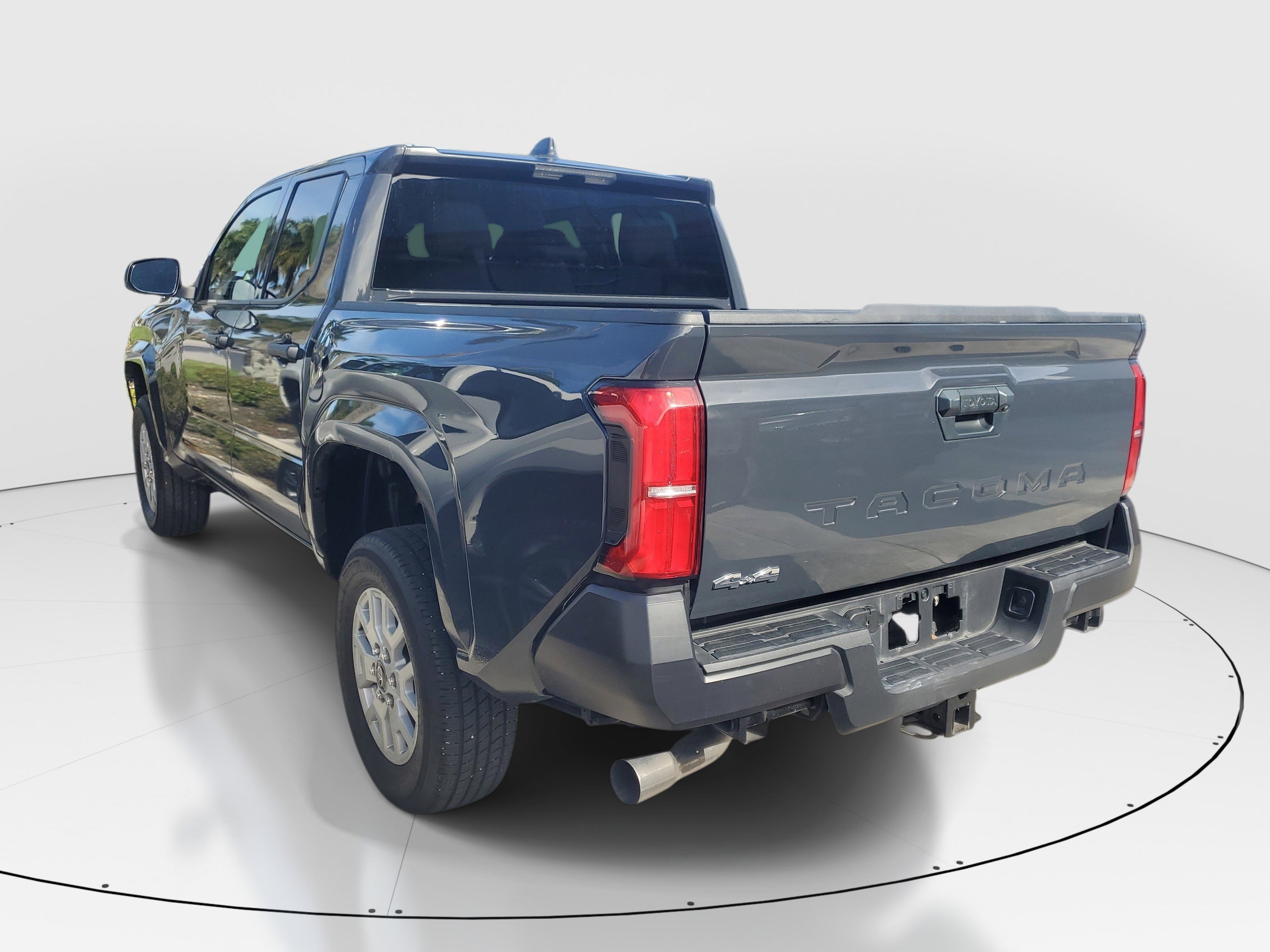 Used 2025 Toyota Tacoma SR AWD/4WD image 4