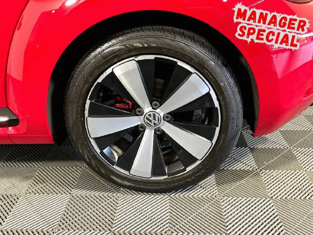 Used 2013 Volkswagen Beetle Turbo FWD image 27