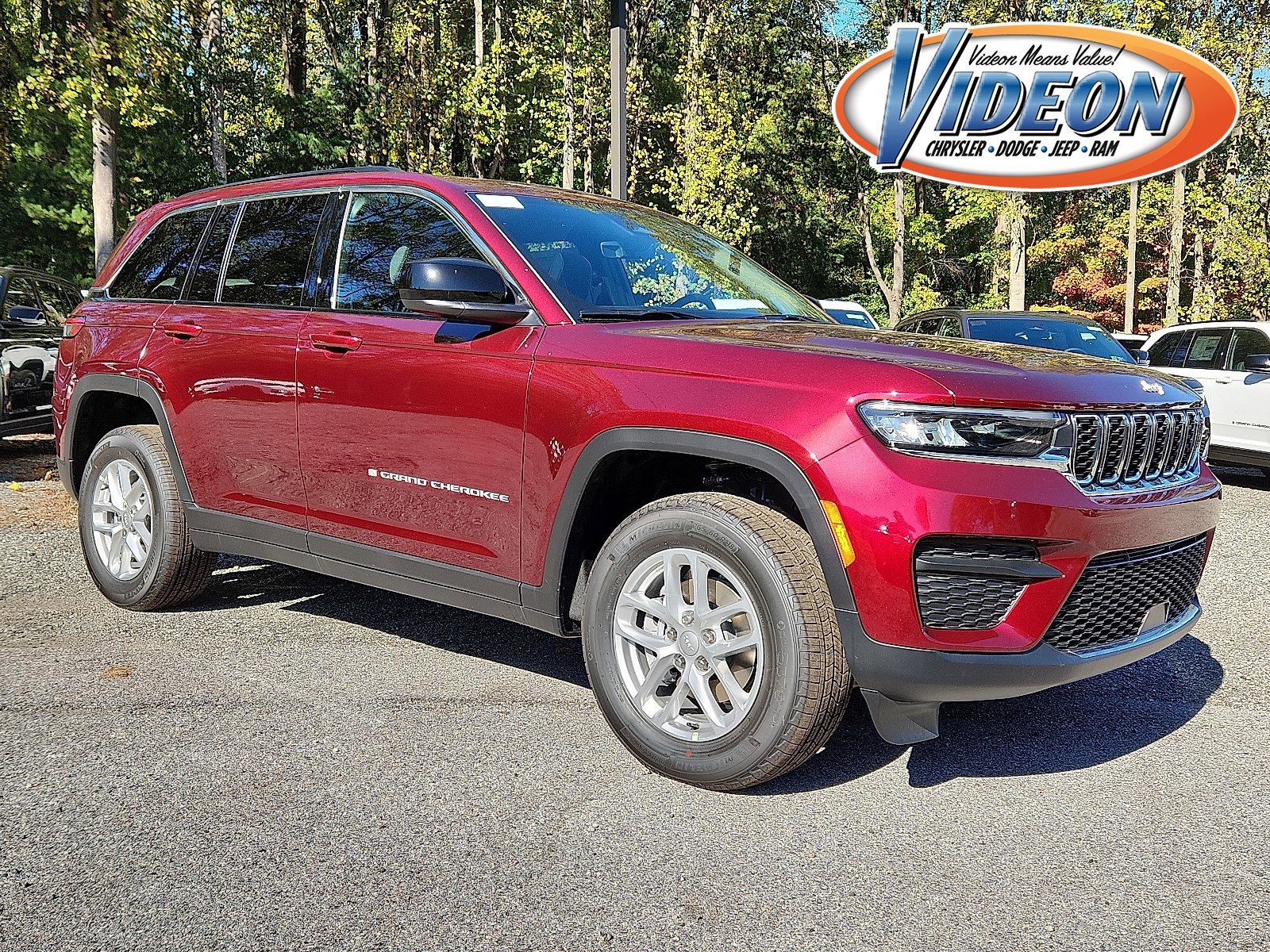 New 2025 Jeep Grand Cherokee Laredo X image 1