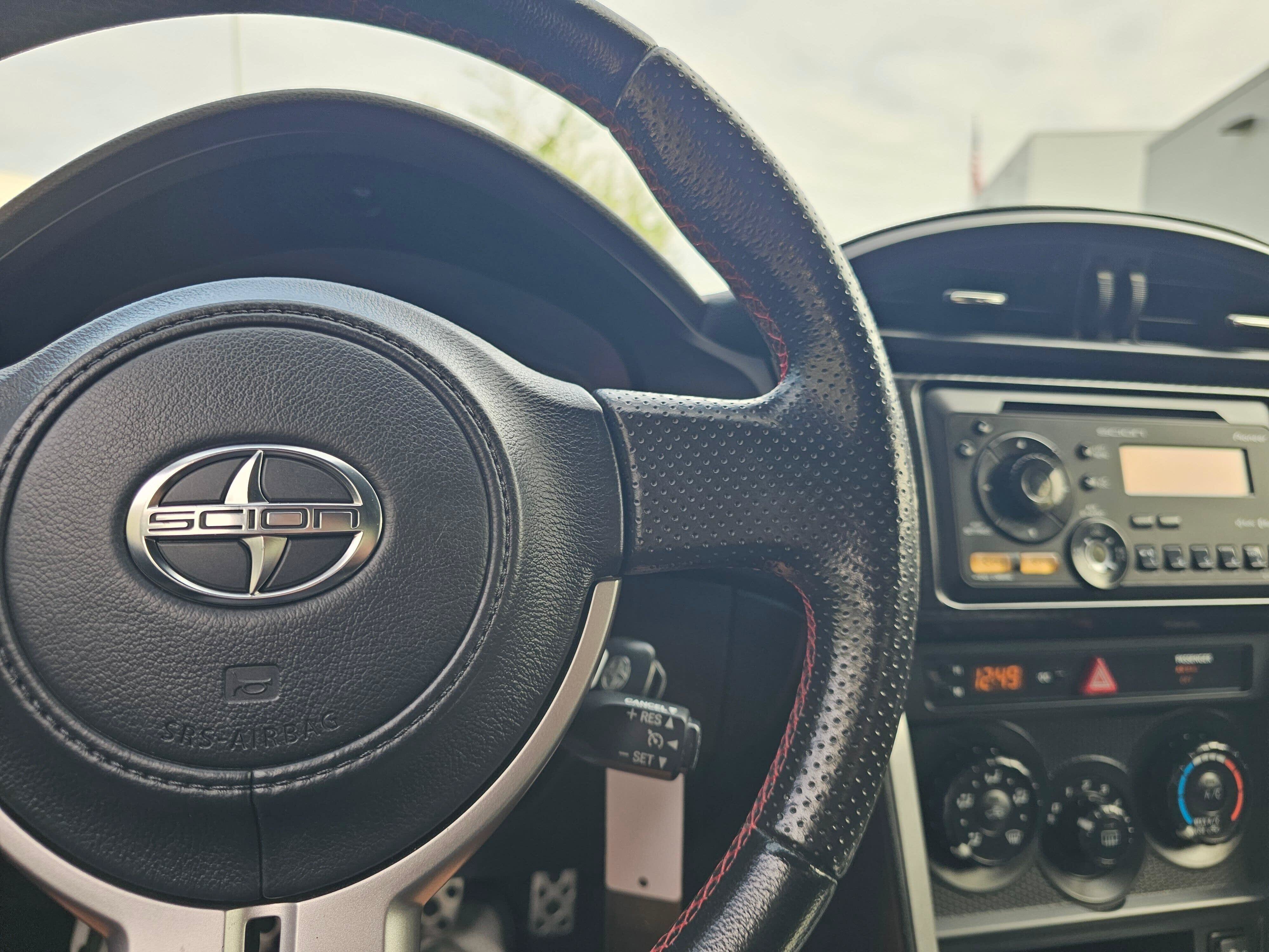 Used 2013 Scion FR-S RWD image 33