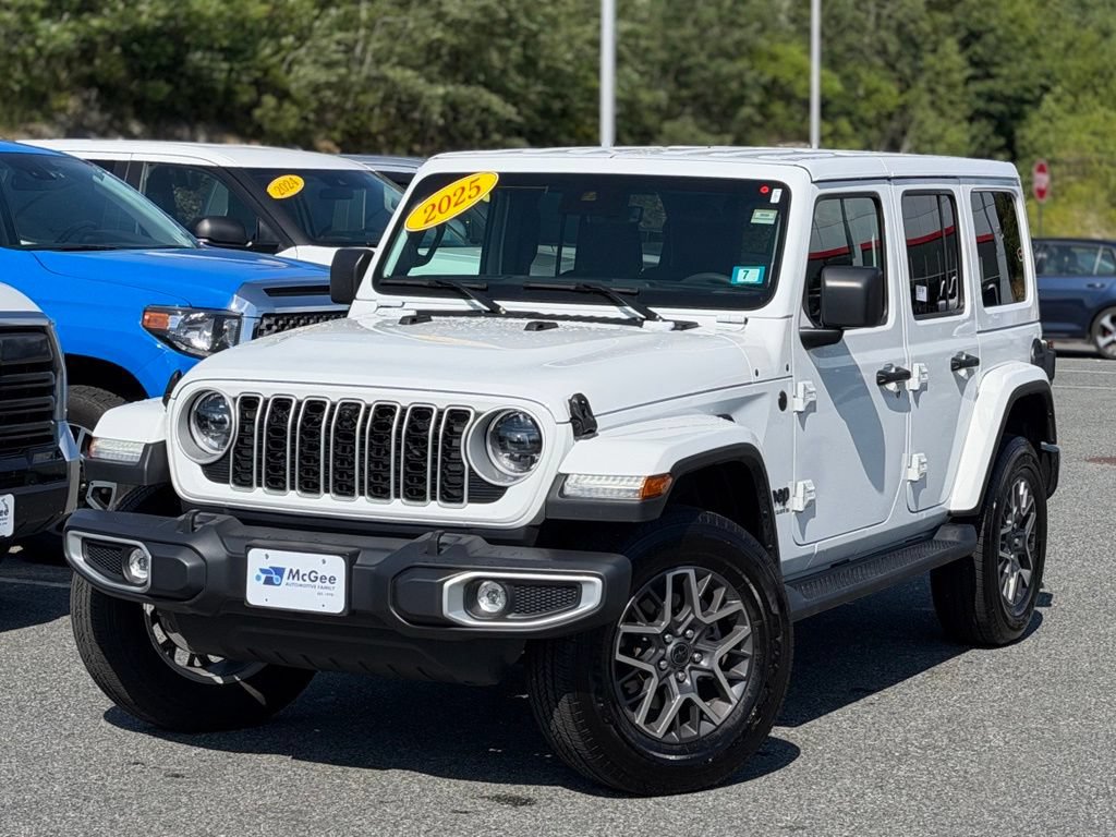 Used 2025 Jeep Wrangler Unlimited Sahara w/ Technology Group
