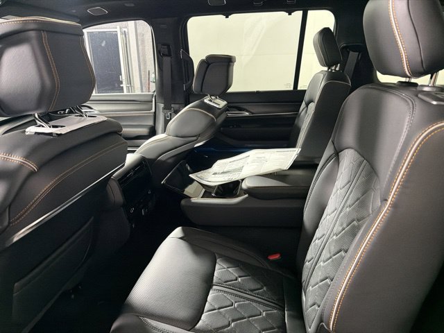 New 2026 Jeep Grand Wagoneer Summit AWD/4WD image 33