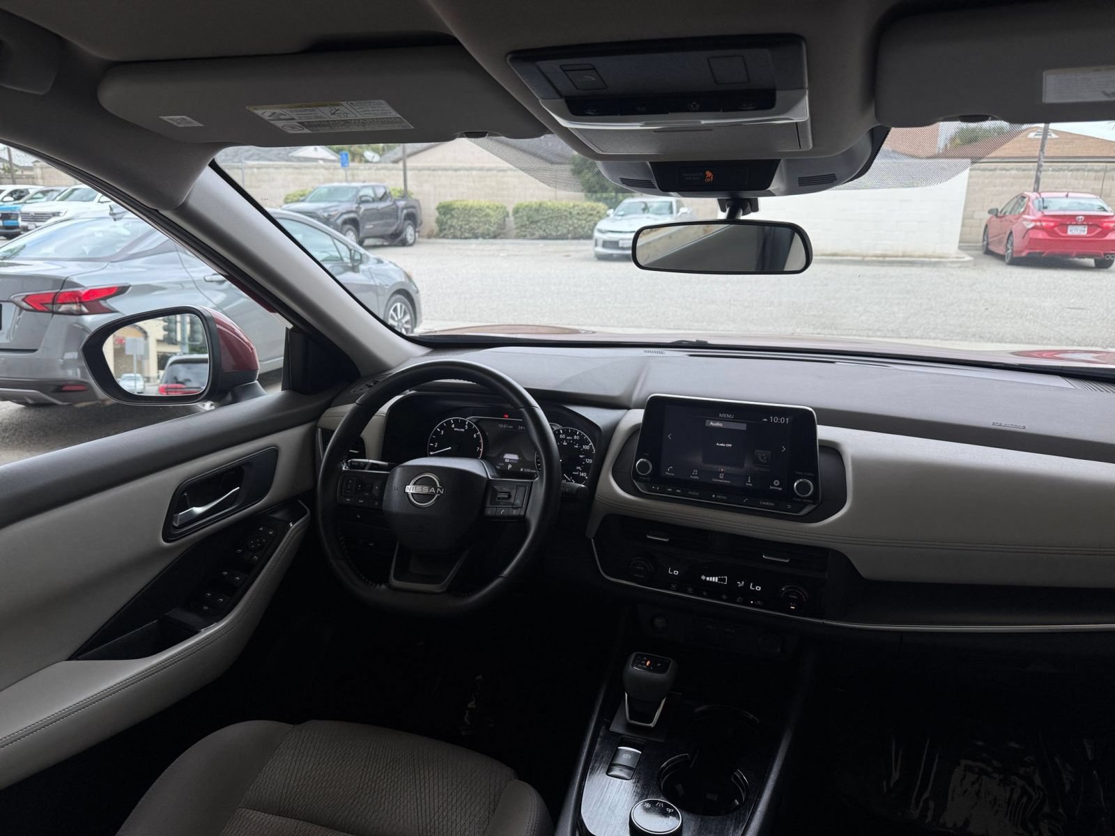 Used 2025 Nissan Rogue SV AWD/4WD image 35