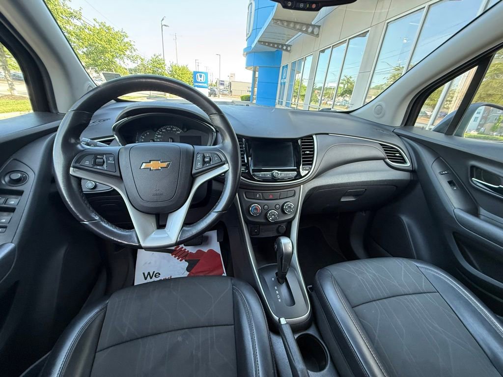 Used 2020 Chevrolet Trax LT w/ LT Convenience Package AWD/4WD image 6
