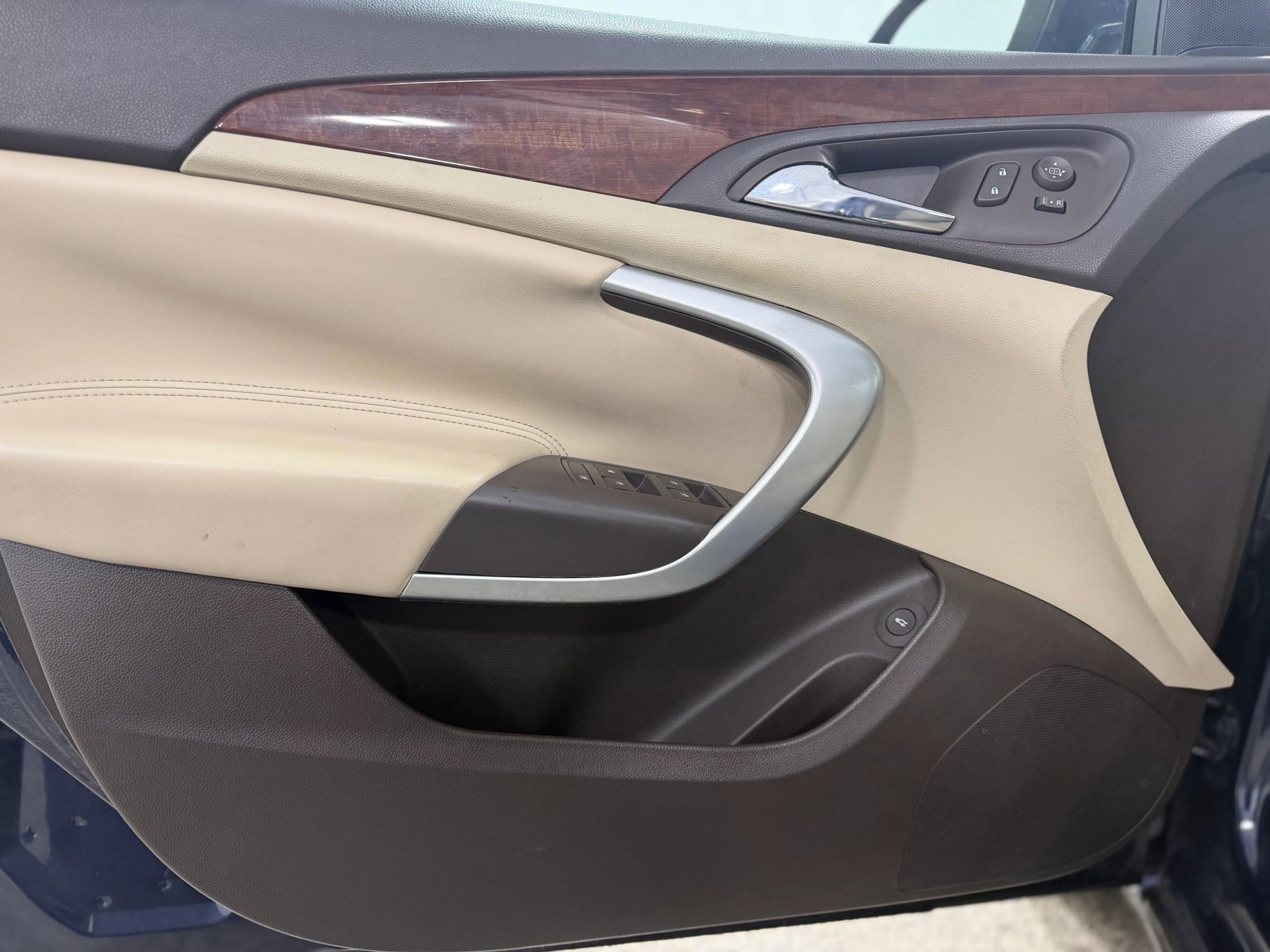 Used 2015 Buick Regal FWD image 11