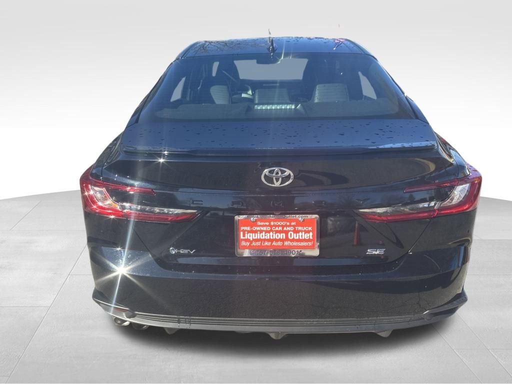 Used 2025 Toyota Camry SE image 19