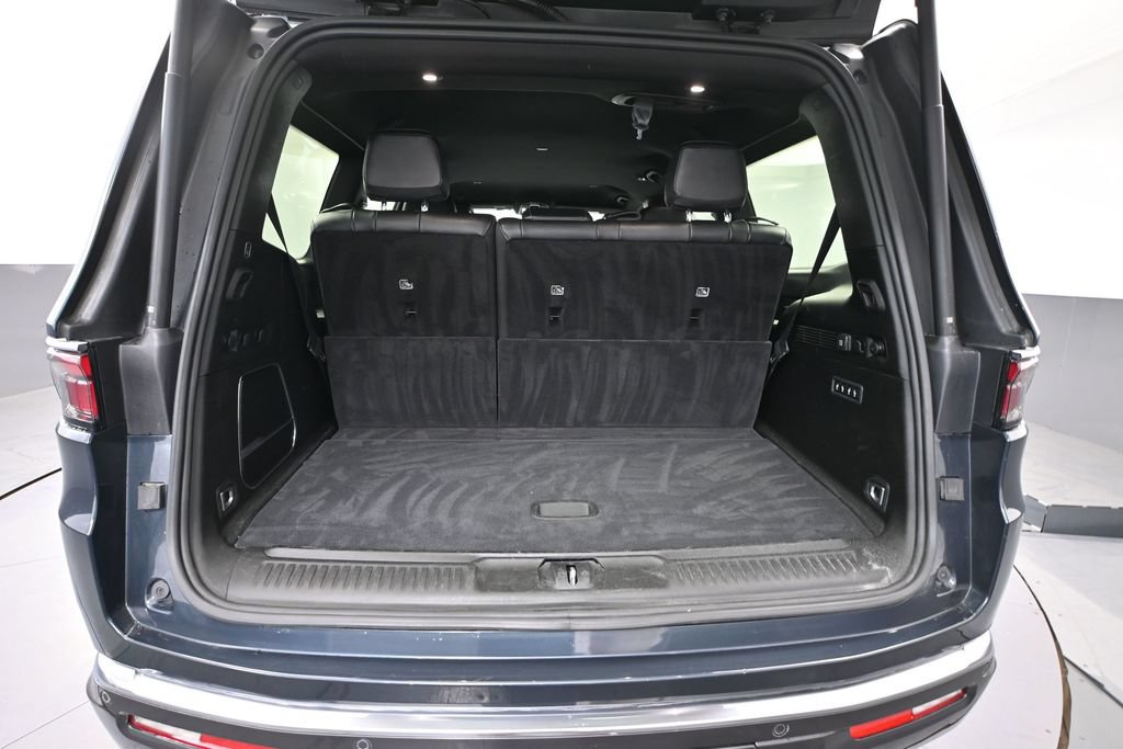 Used 2022 Jeep Wagoneer Series III AWD/4WD image 40