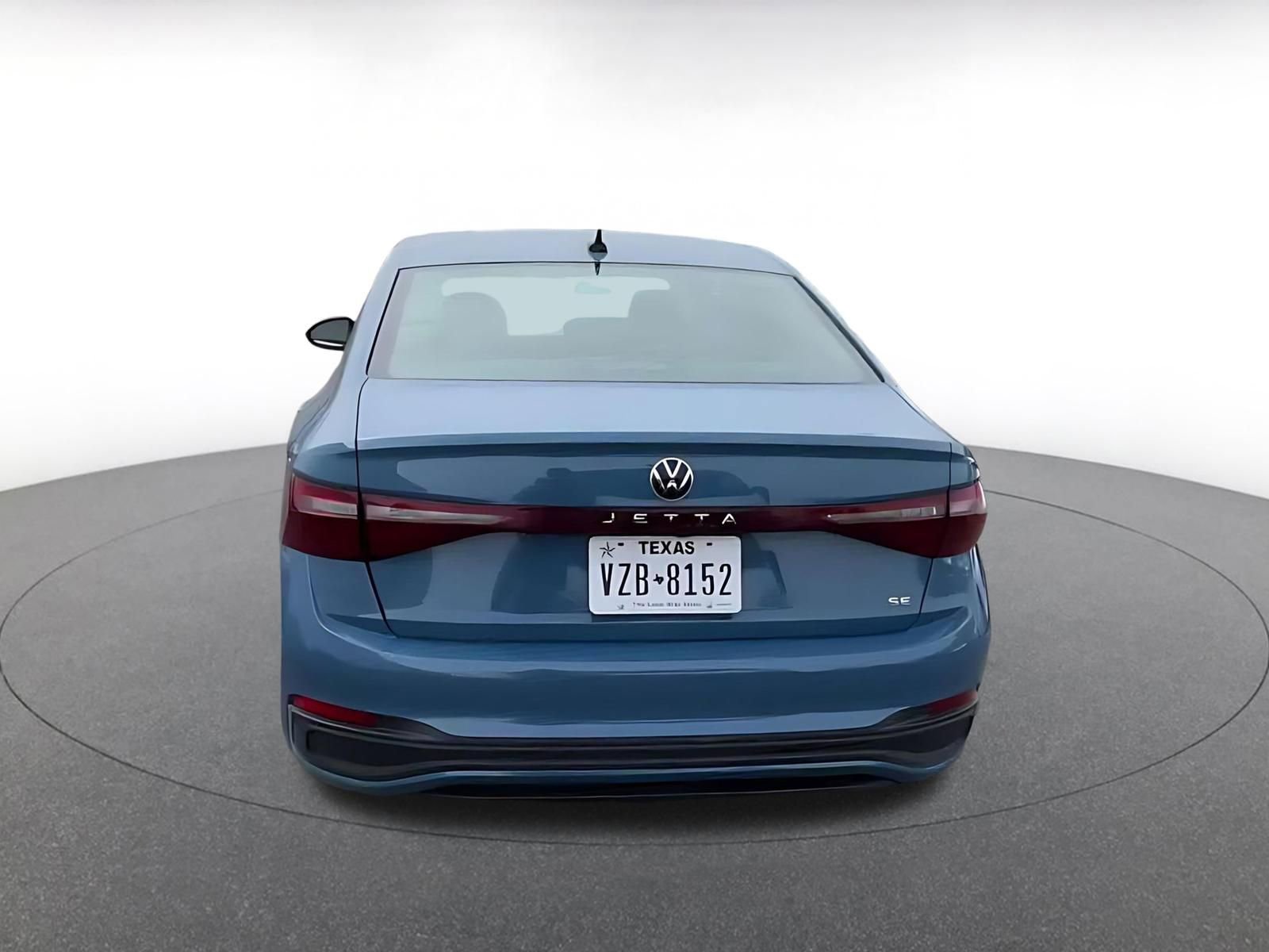 Used 2025 Volkswagen Jetta SE image 12