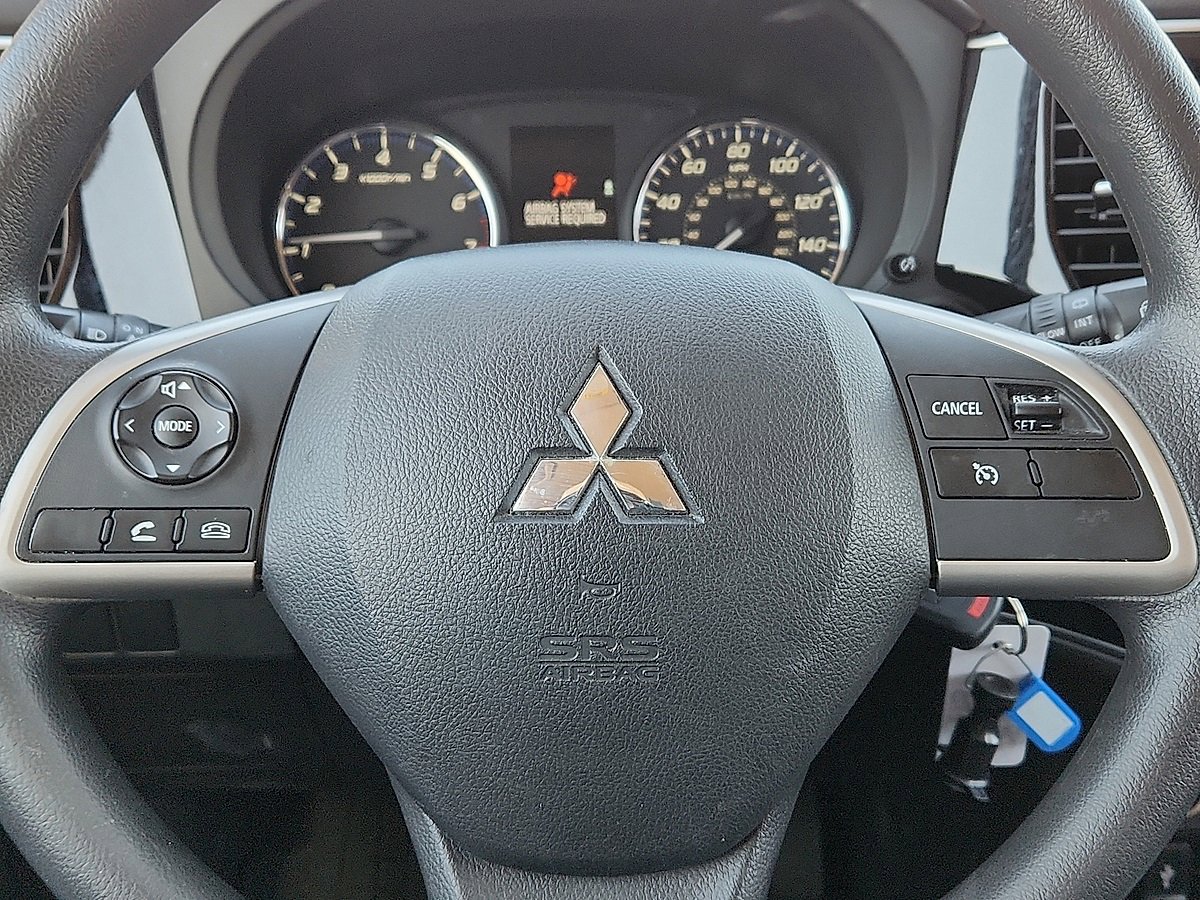 Used 2019 Mitsubishi Outlander ES image 11