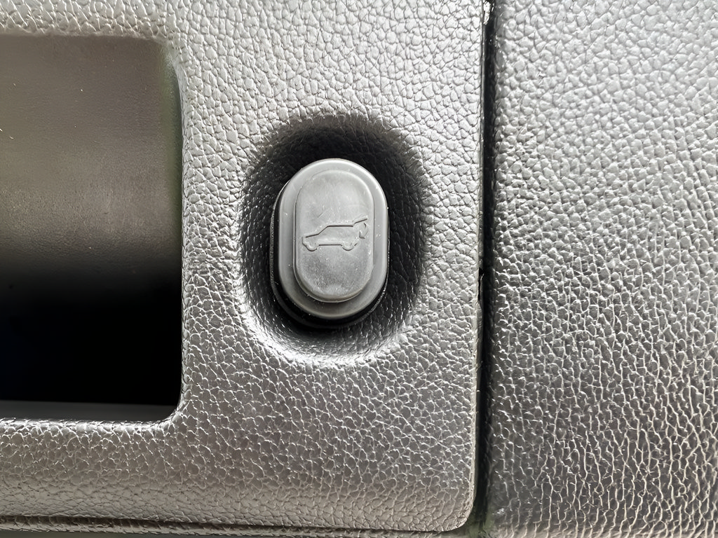 Used 2019 GMC Yukon SLT AWD/4WD image 12