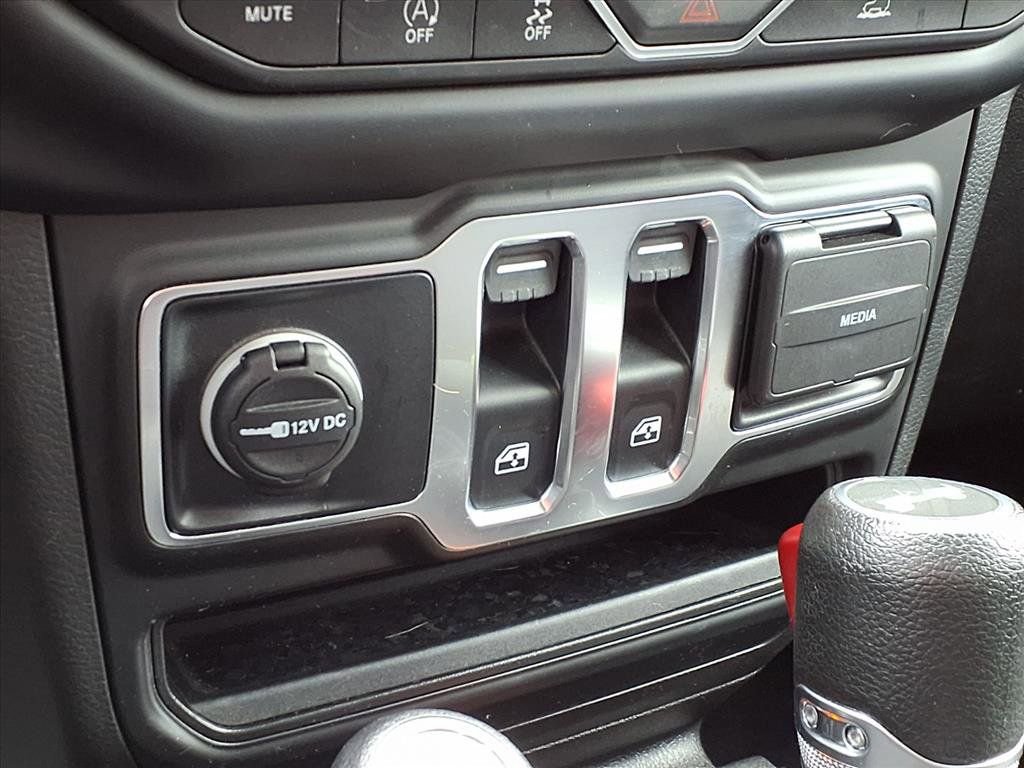 Used 2022 Jeep Wrangler Willys image 5