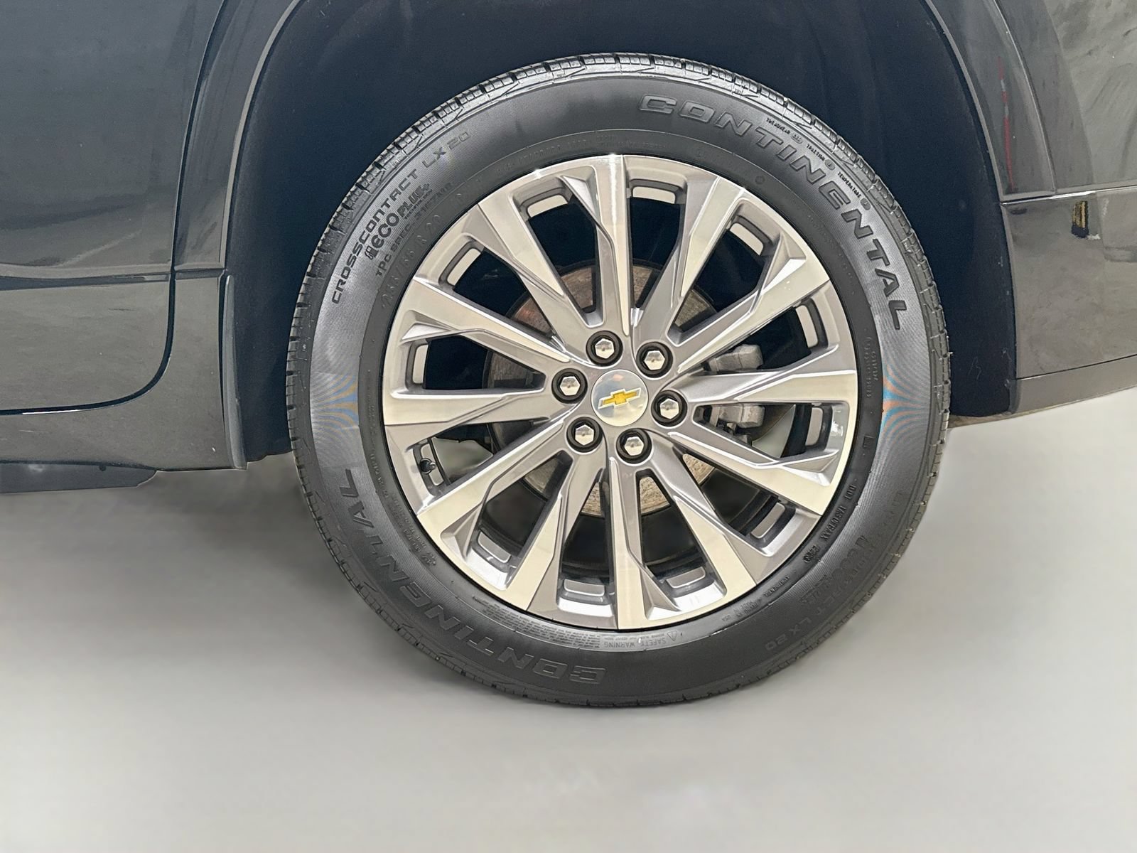 Used 2023 Chevrolet Traverse Premier w/ LPO, Floor Liner Package AWD/4WD image 37