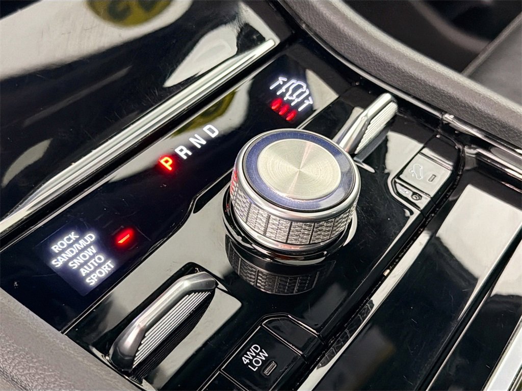 Used 2023 Jeep Grand Cherokee Overland image 16