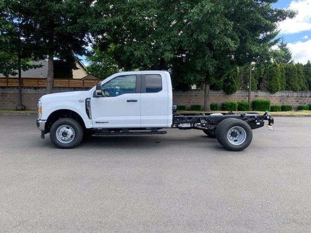 New 2026 Ford F350 XL w/ XL Chrome Package AWD/4WD image 2