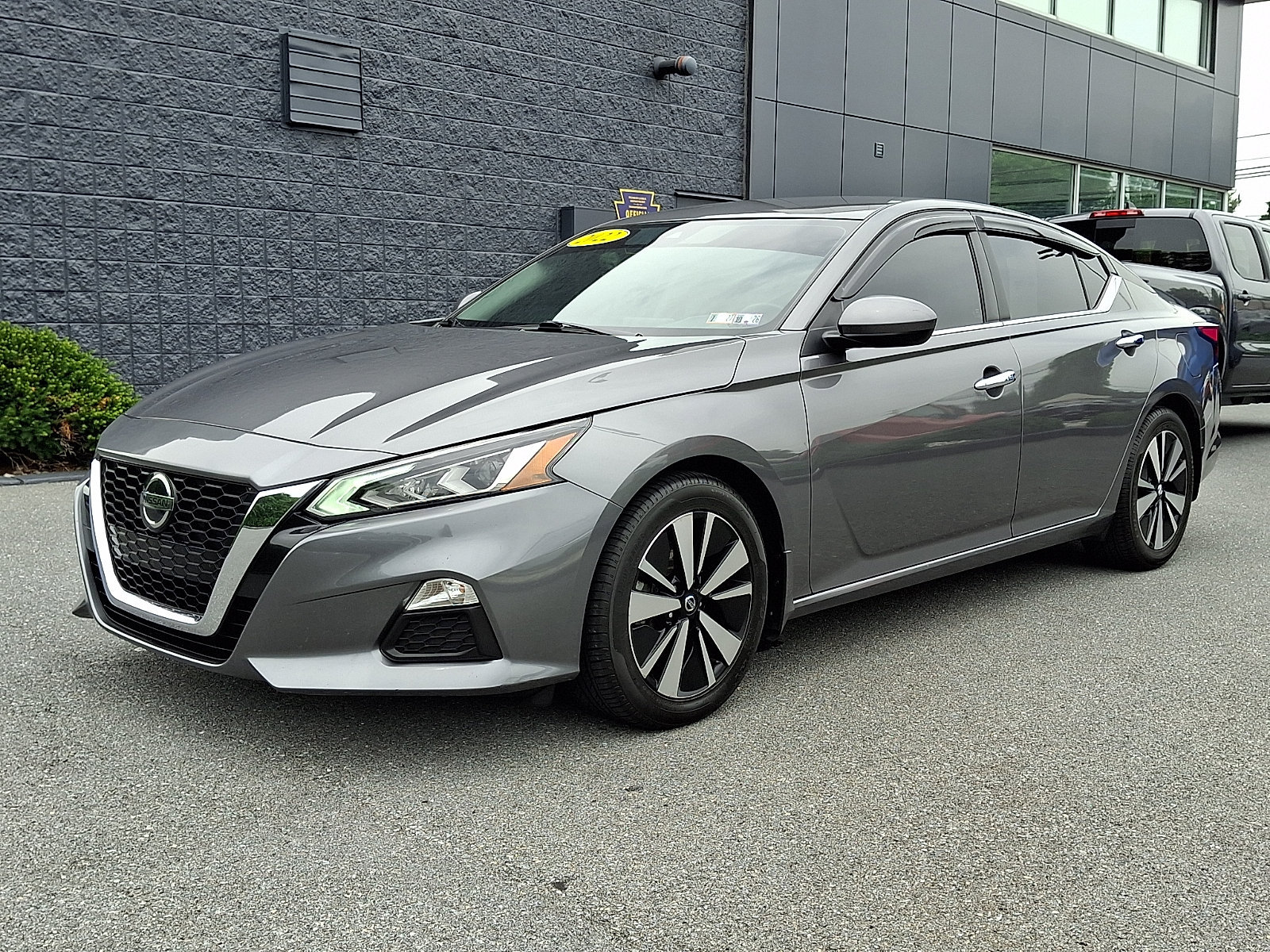 Certified 2022 Nissan Altima 2.5 SV FWD image 3
