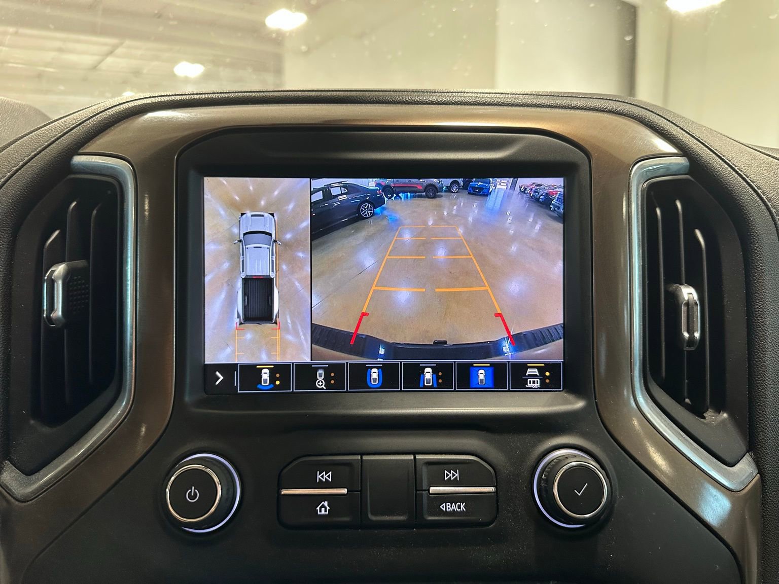 Used 2021 Chevrolet Silverado 3500 High Country image 31