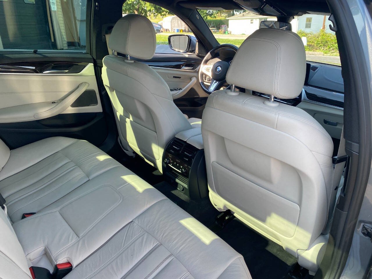 Used 2017 BMW 540i xDrive AWD/4WD image 28